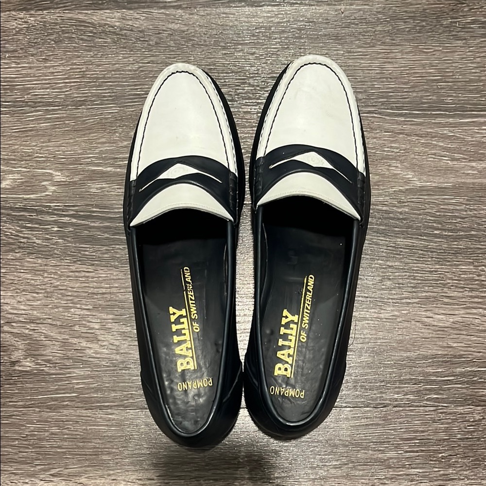 Bally Black and White Leather Loafers Slip-Ons